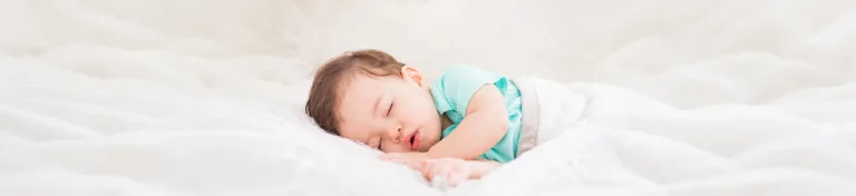Cara Membantu Bayi Tidur Lena pada Waktu Malam